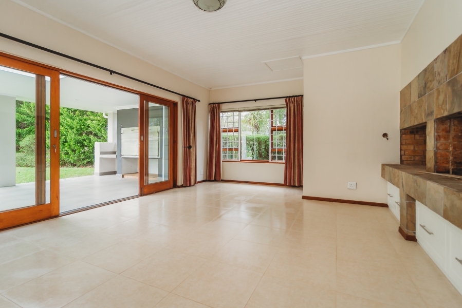 4 Bedroom Property for Sale in Heatherlands Western Cape